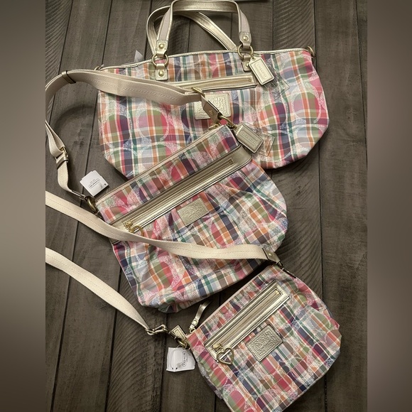 NWT Coach Multicolor Daisy Large Satchel - Picture 7 of 7